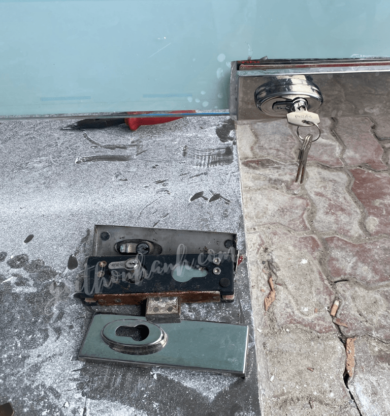 Sửa Cửa Kính Cường Lực