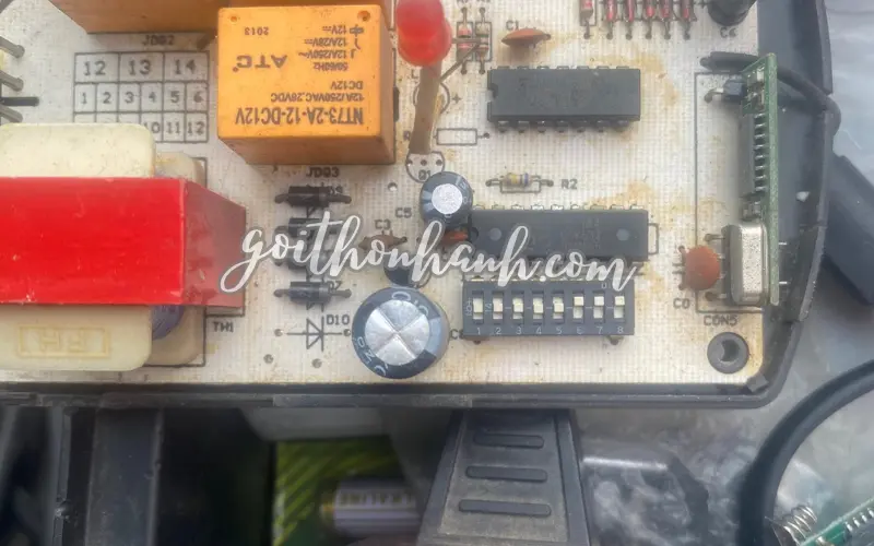 sửa hộp nhận tín hiệu cửa cuốn 0773.001.009